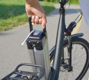 Hub-Drive vs Mid-Drive E-Bike Motors: Key Differences Explained